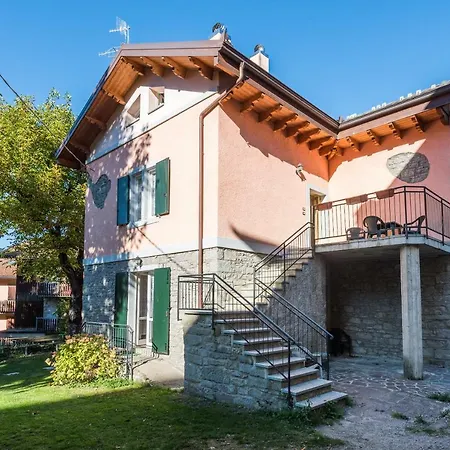 Borgo Turistico Le Case Rosa Holiday home Sestola