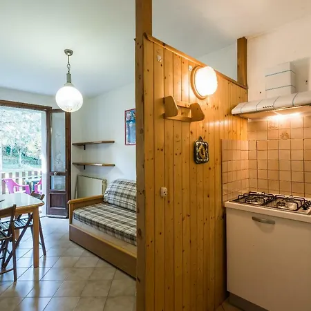 Borgo Turistico Le Case Rosa *