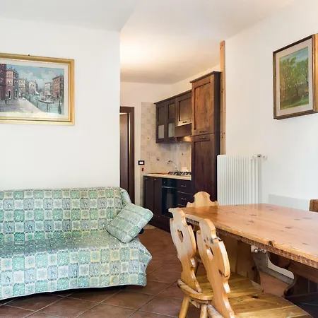 Borgo Turistico Le Case Rosa *