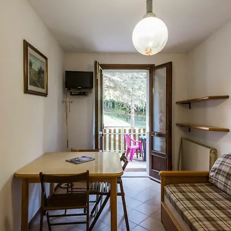 Borgo Turistico Le Case Rosa 度假居 塞斯托拉